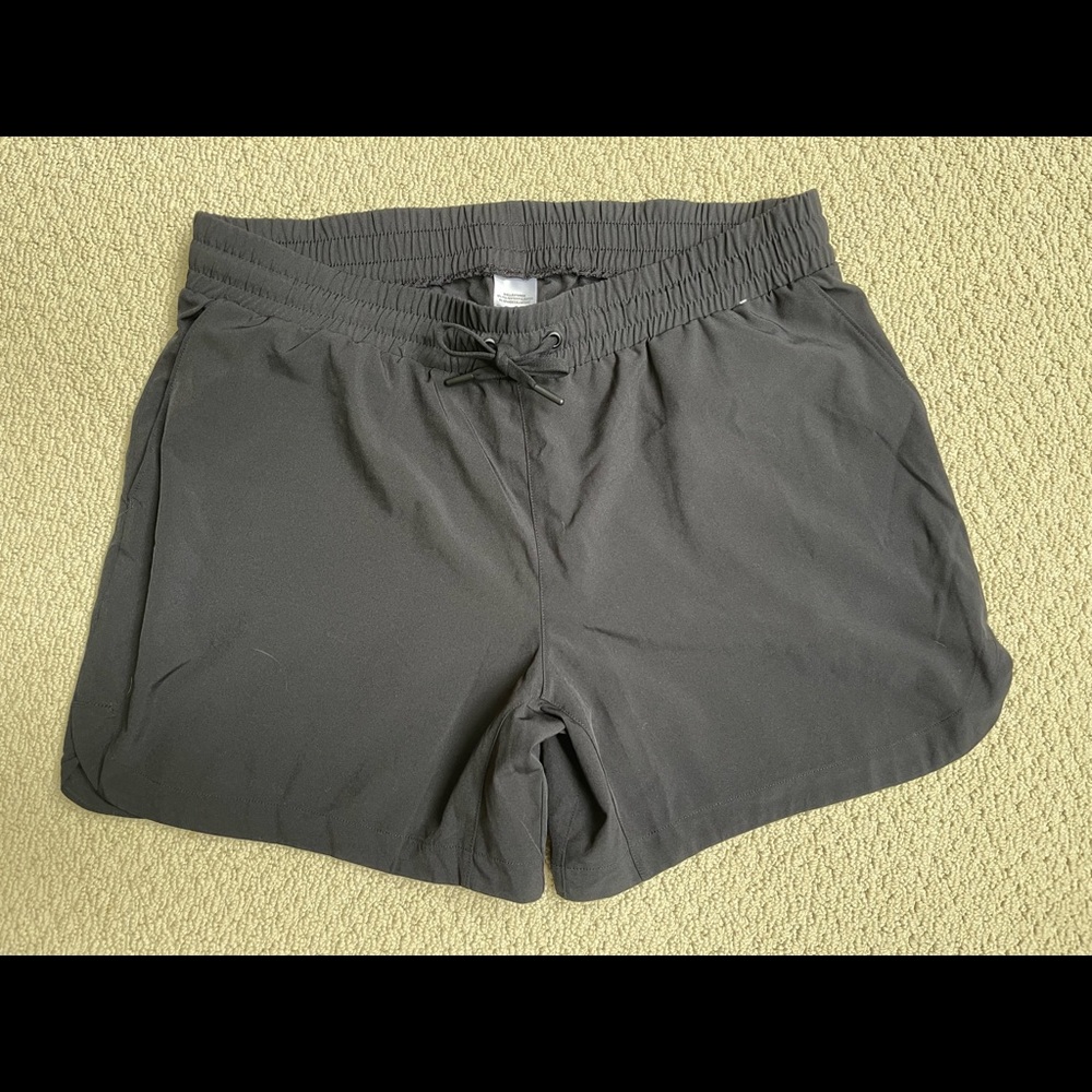 Mondetta polyester/spandex short, size large